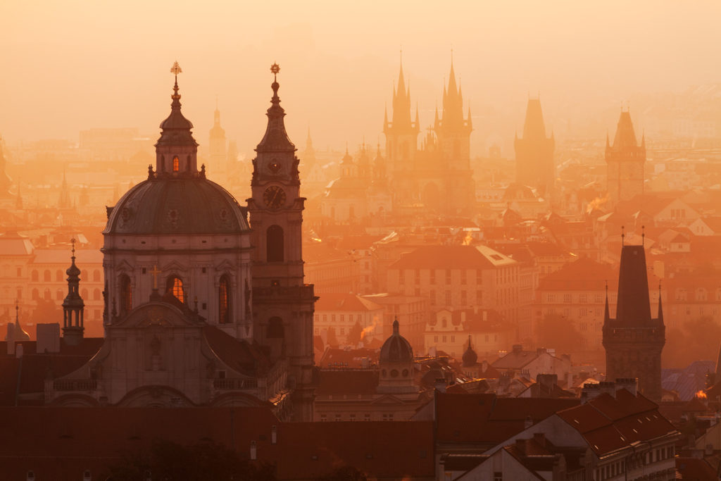 Praga "Miastem o Stu Wieżach"