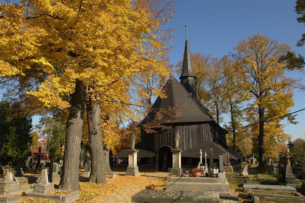 Cmentarny kościółek Broumov. Fot. arch. Kudy z nudy