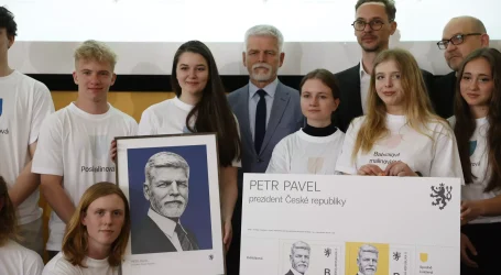Prezydent Pavel ma oficjalny portret, wydano też znaczki pocztowe