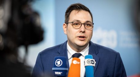 EURACTIV.pl: Przyszłość Radia Wolna Europa zagrożona? Czechy apelują do UE po cięciach USA